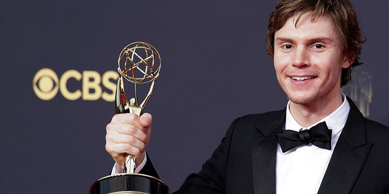 Evan Peters Wins Emmy!